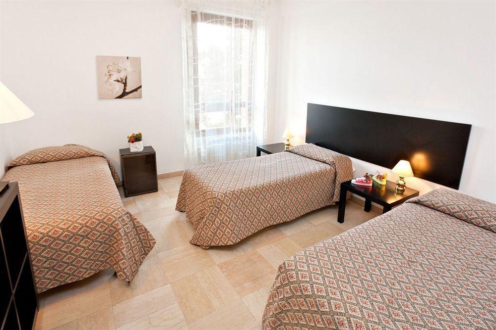 Hotel Provenza Ventimiglia Exteriör bild