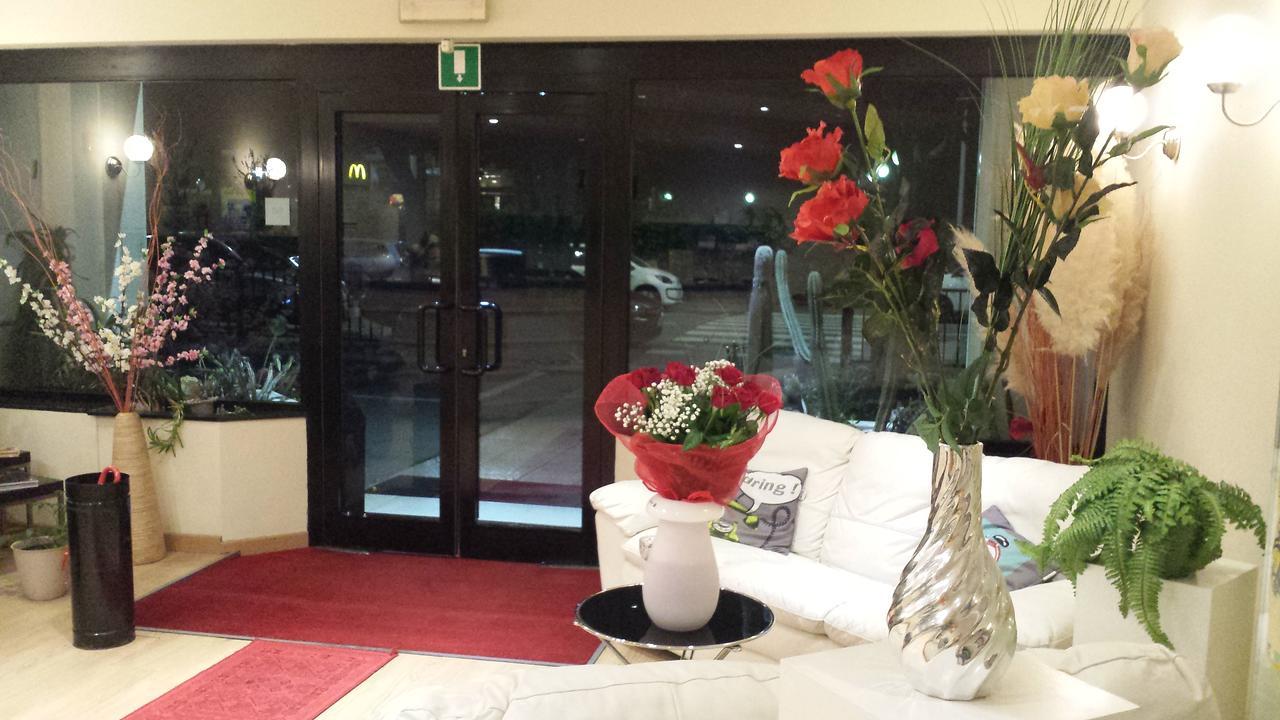 Hotel Provenza Ventimiglia Exteriör bild