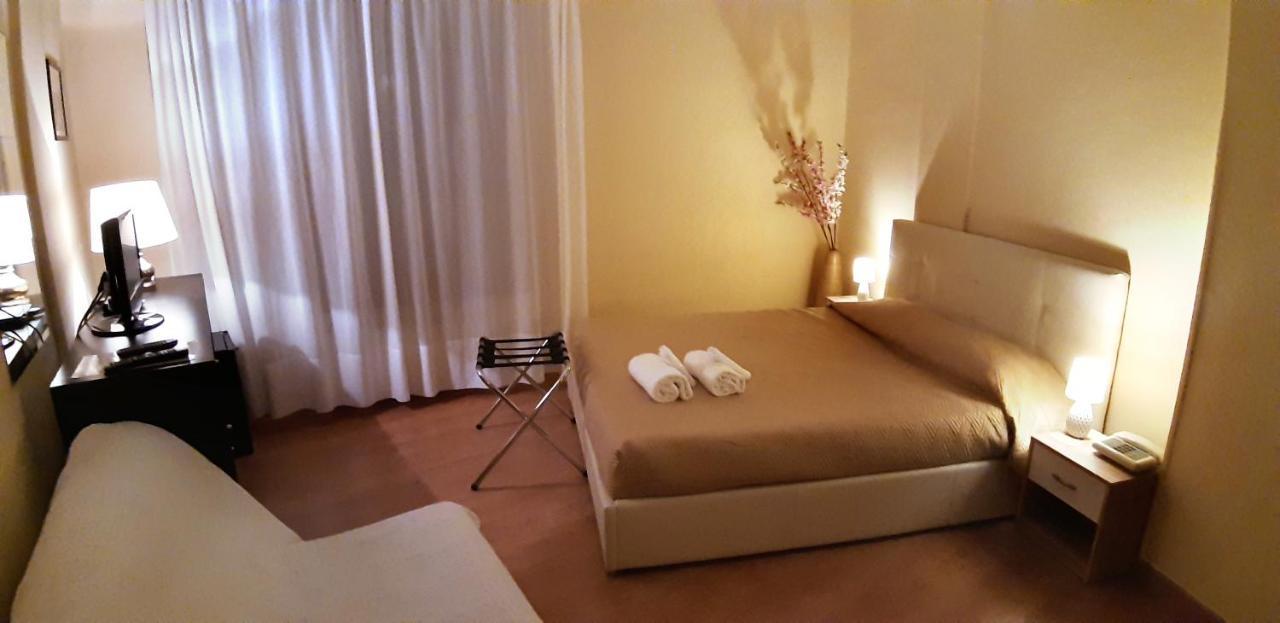 Hotel Provenza Ventimiglia Exteriör bild